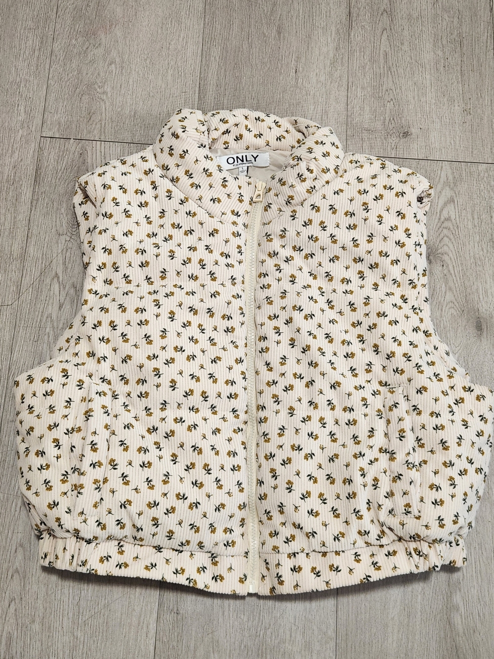 ONLY Cream Floral Corduroy Puffer Vest Size L